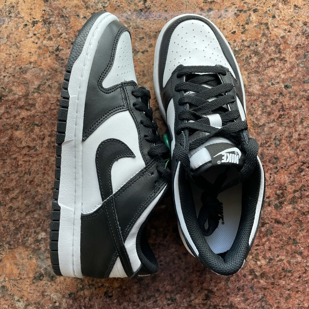 SOLD black white panda dunks (Y)